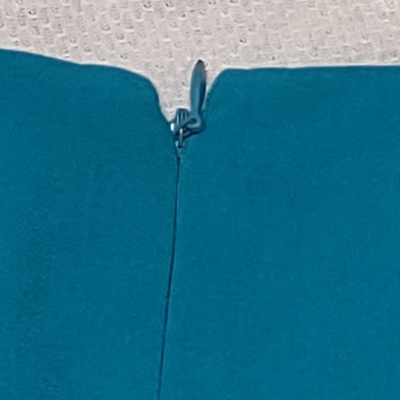 CALVIN KLEIN TEAL SLEEVELESS DRESS, PLEATED NECKLINE, OVERLAPPING SKIRT PANELS 6 - Picture 7 of 11